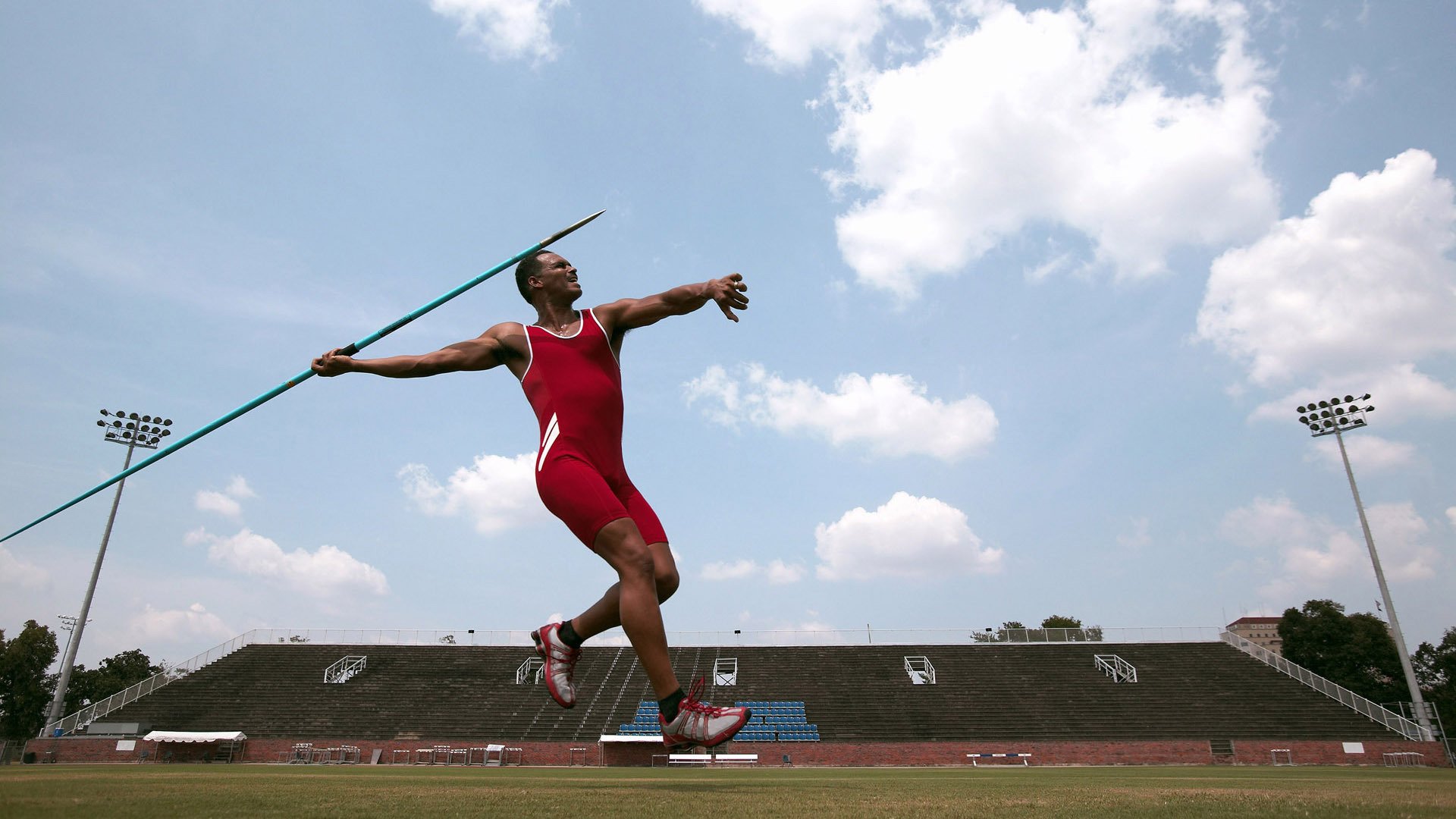 QQ飞车“极速冲刺”年度总决赛火力全开，qq飞车极速之巅是什么